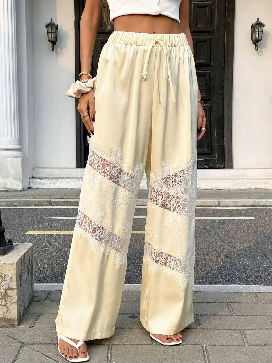 Camila - Pantalón Fluido Satinado con Encaje
