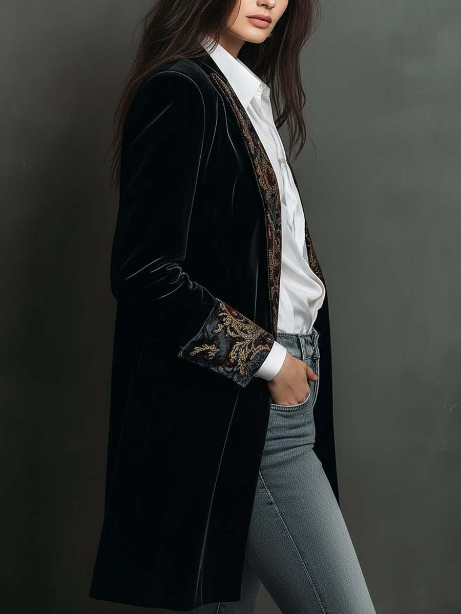 Camila | Blazer Entallado con Estampado Barroco Negro