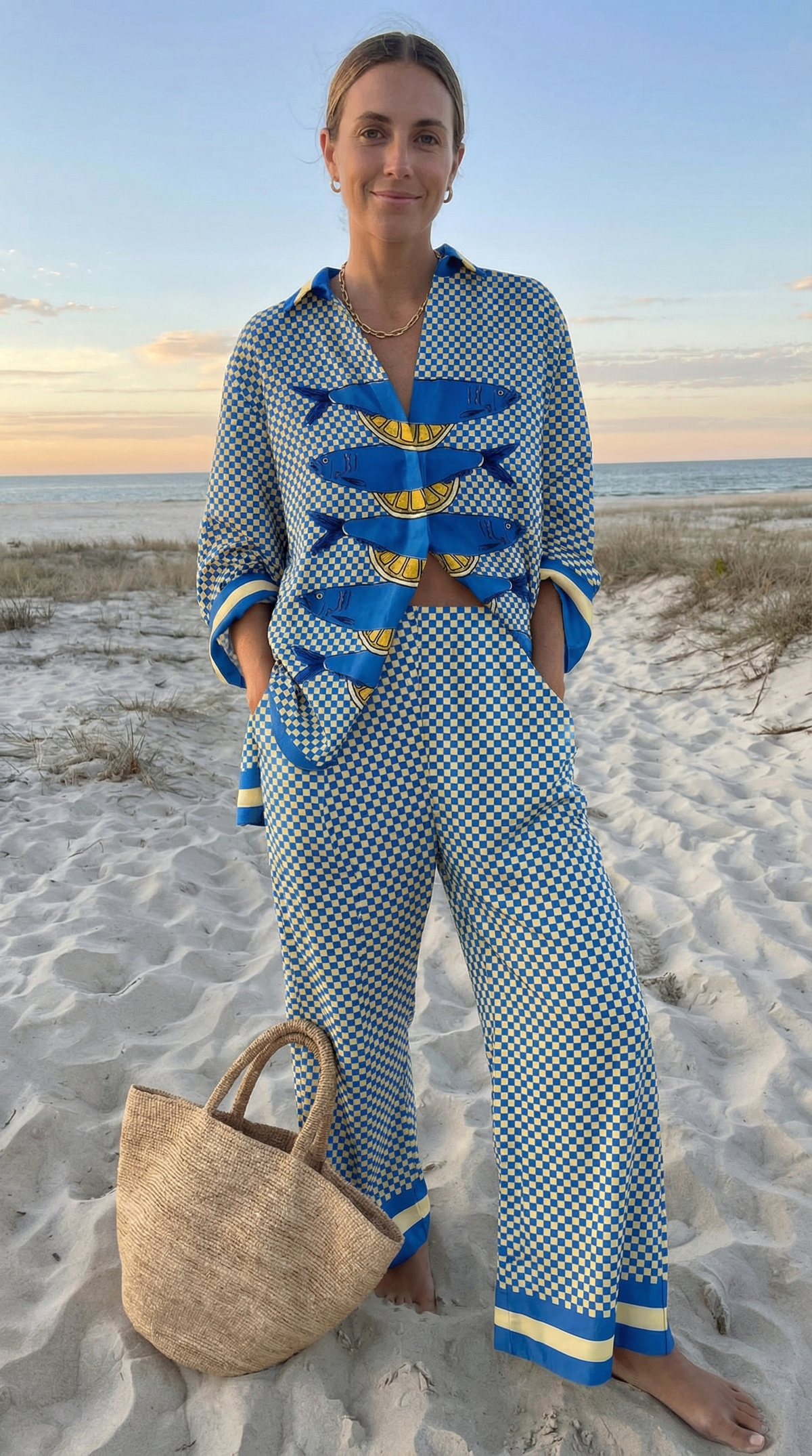 Riviera - Conjunto Estampado Mediterráneo con Camisa Fluida