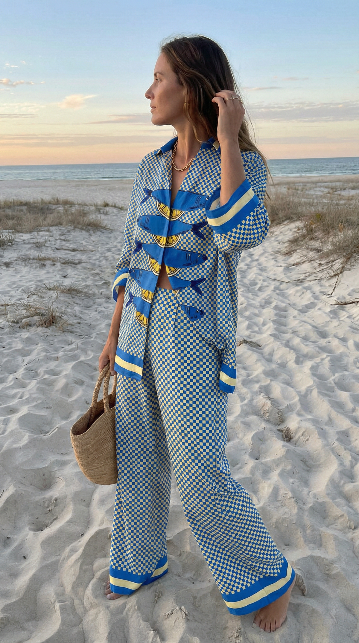 Riviera - Conjunto Estampado Mediterráneo con Camisa Fluida