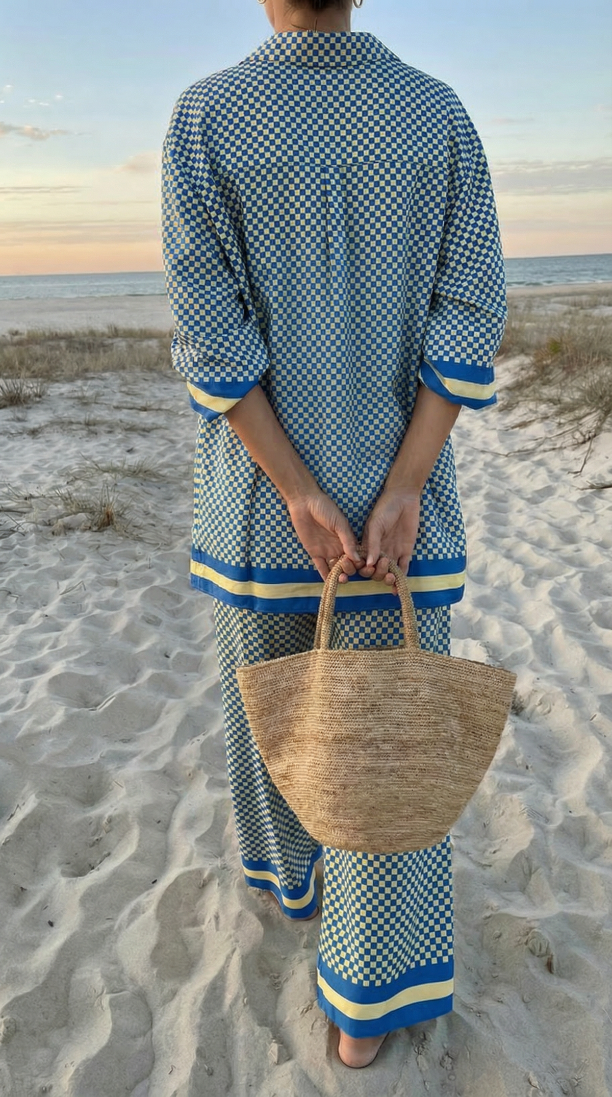 Riviera - Conjunto Estampado Mediterráneo con Camisa Fluida