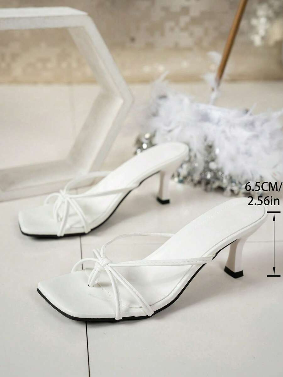 Nora - Tacones Negros de Tiras con Nudo