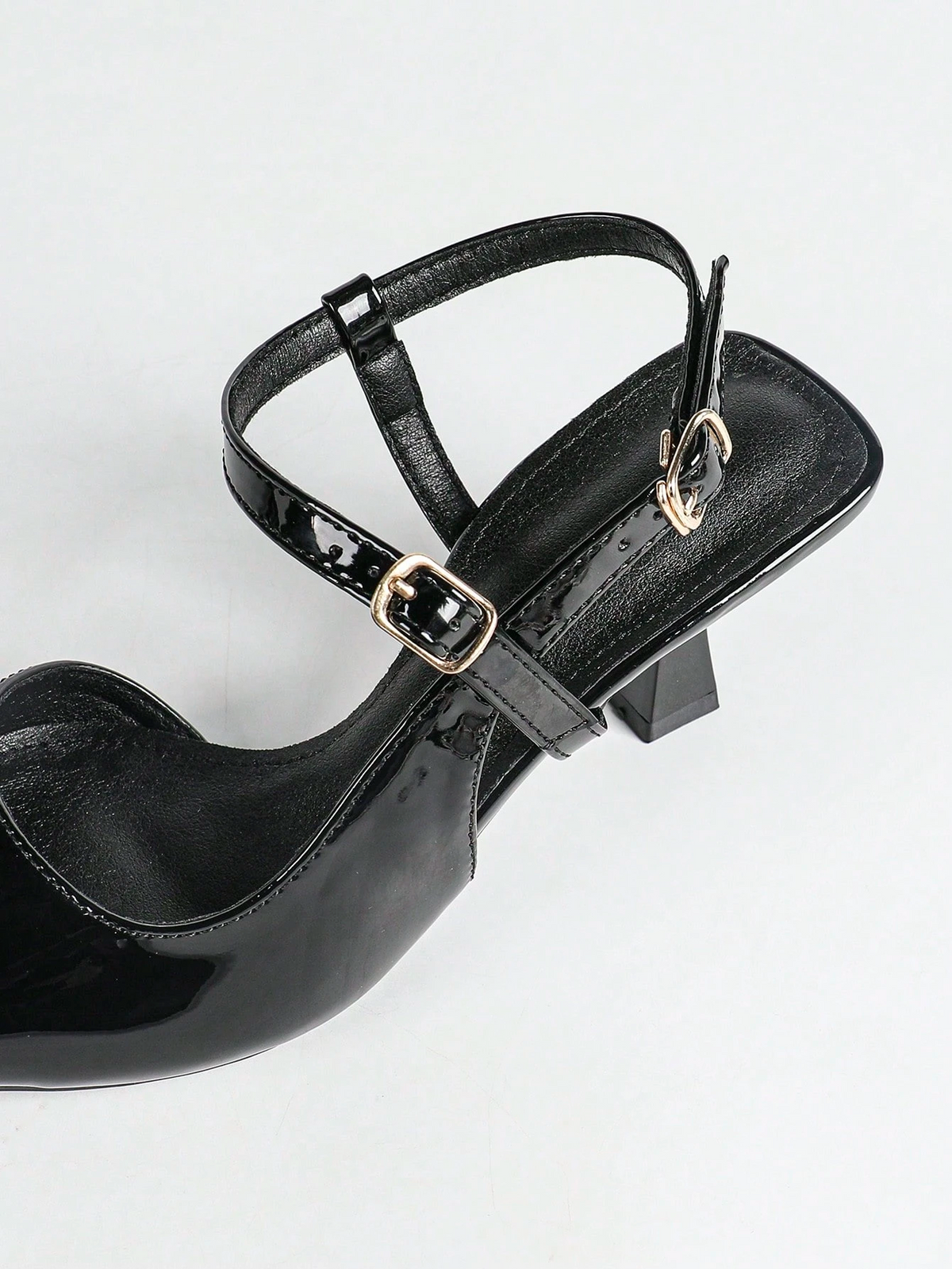 Julia - Slingback de Charol con Doble Correa al Tobillo