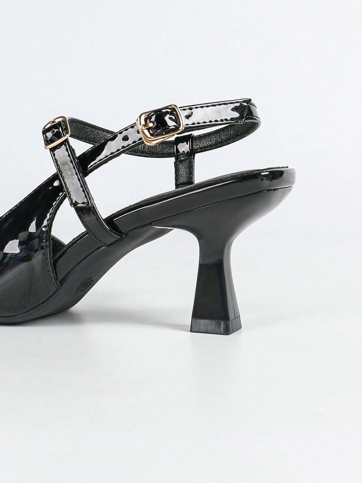 Julia - Slingback de Charol con Doble Correa al Tobillo