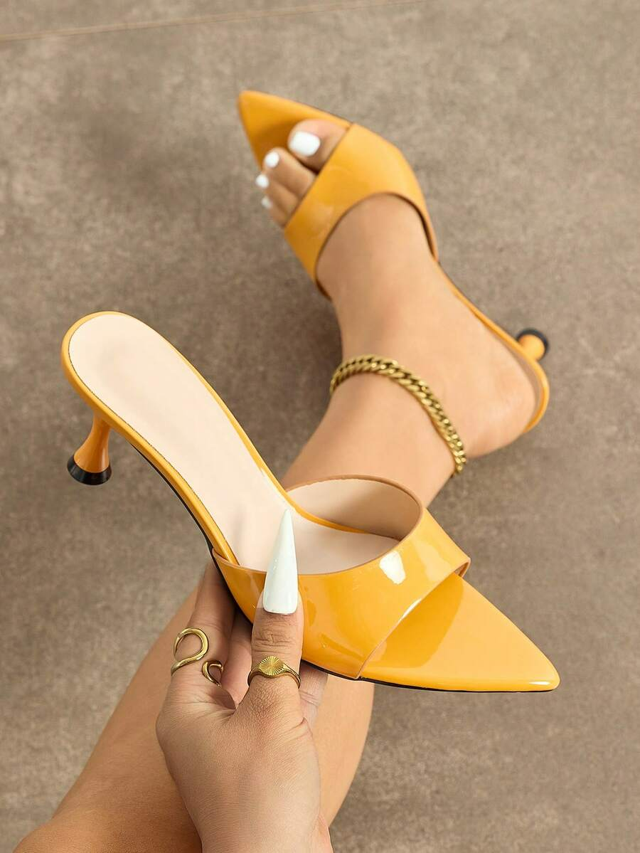 Vega - Tacones de Tira Ancha en Charol con Tacón Esculpido