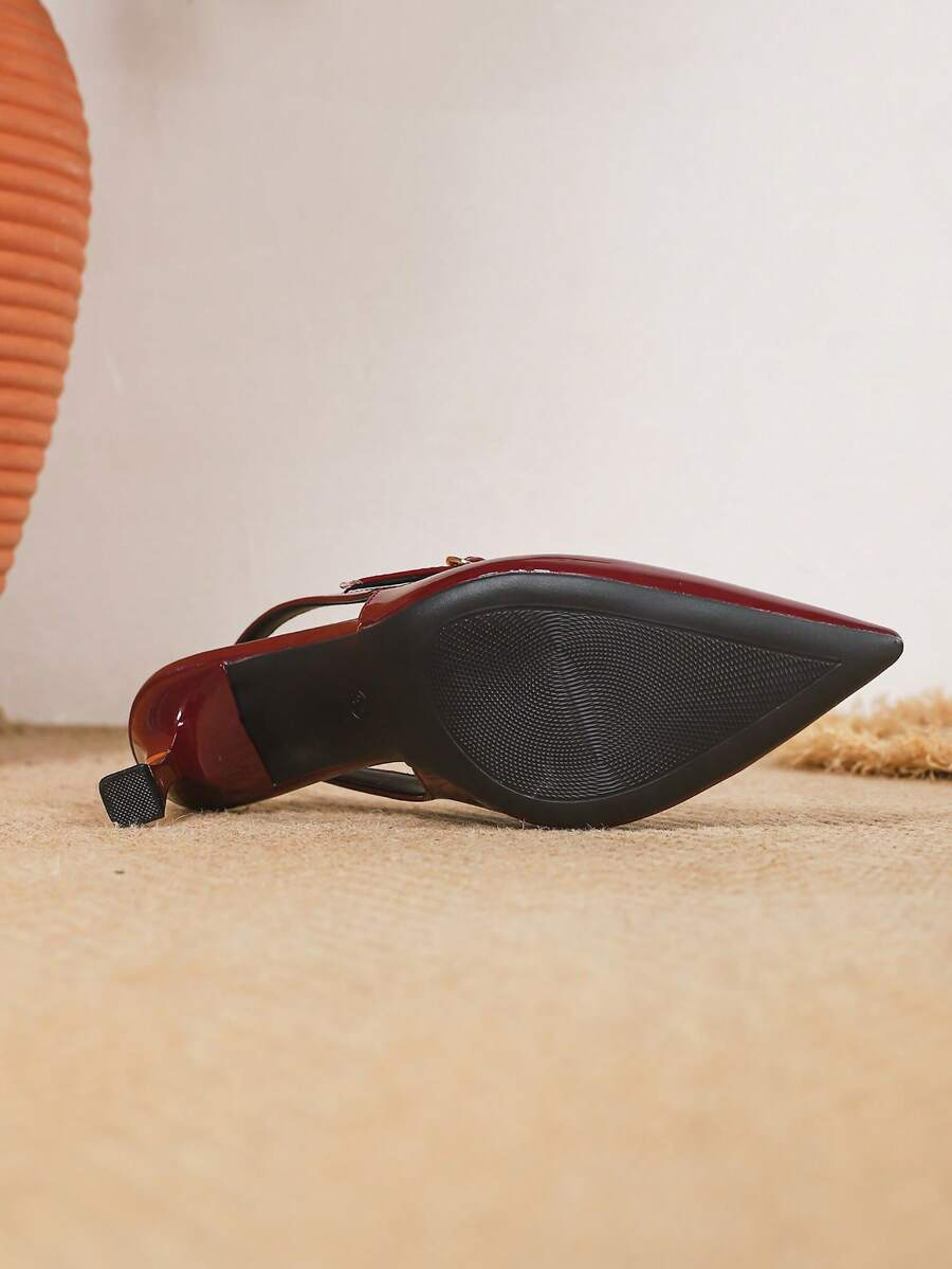 Silvia - Slingback de Charol con Tacón Esculpido Dorado