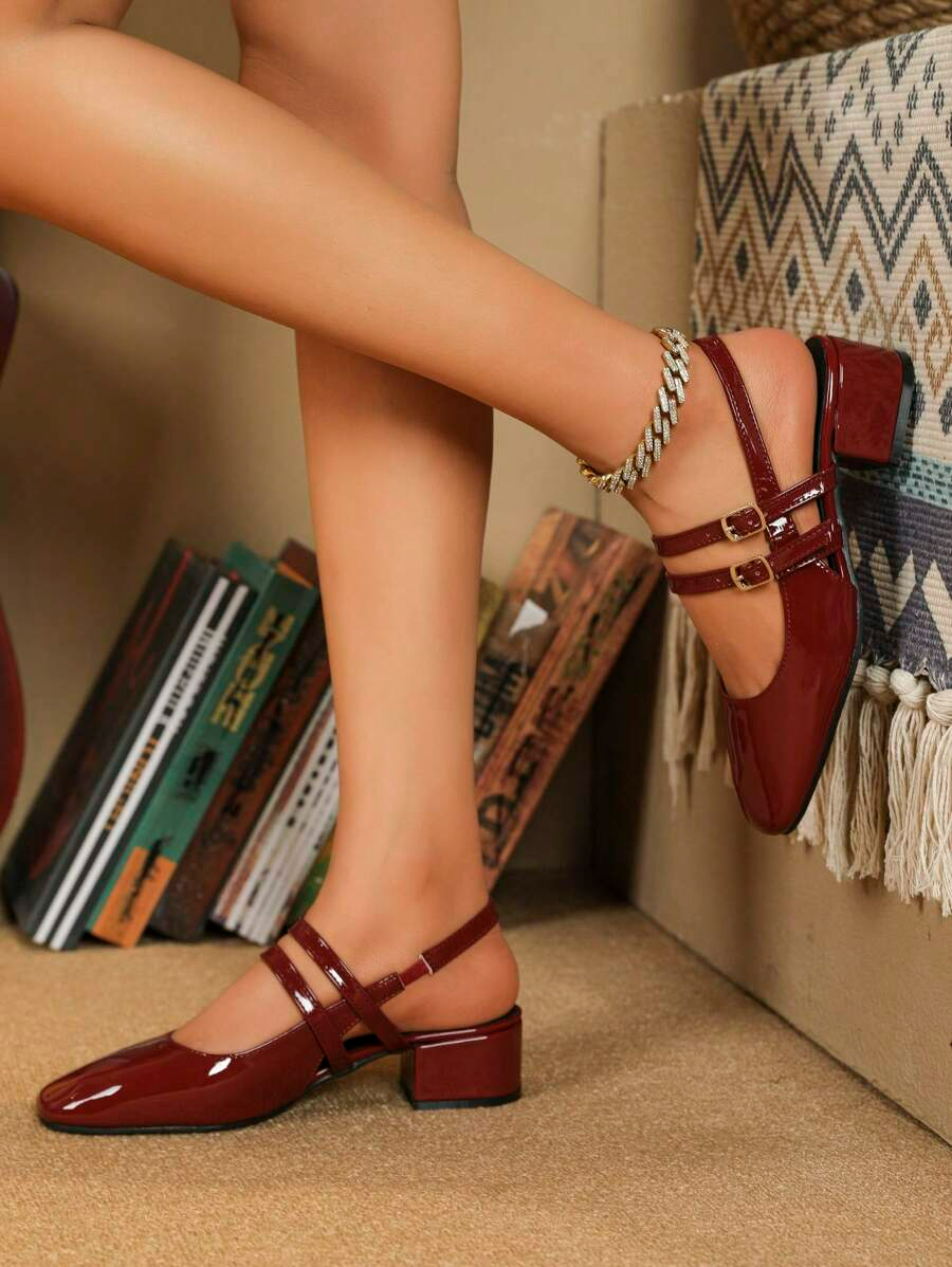 Carlota - Slingback de Charol con Doble Tira y Tacón Bloque