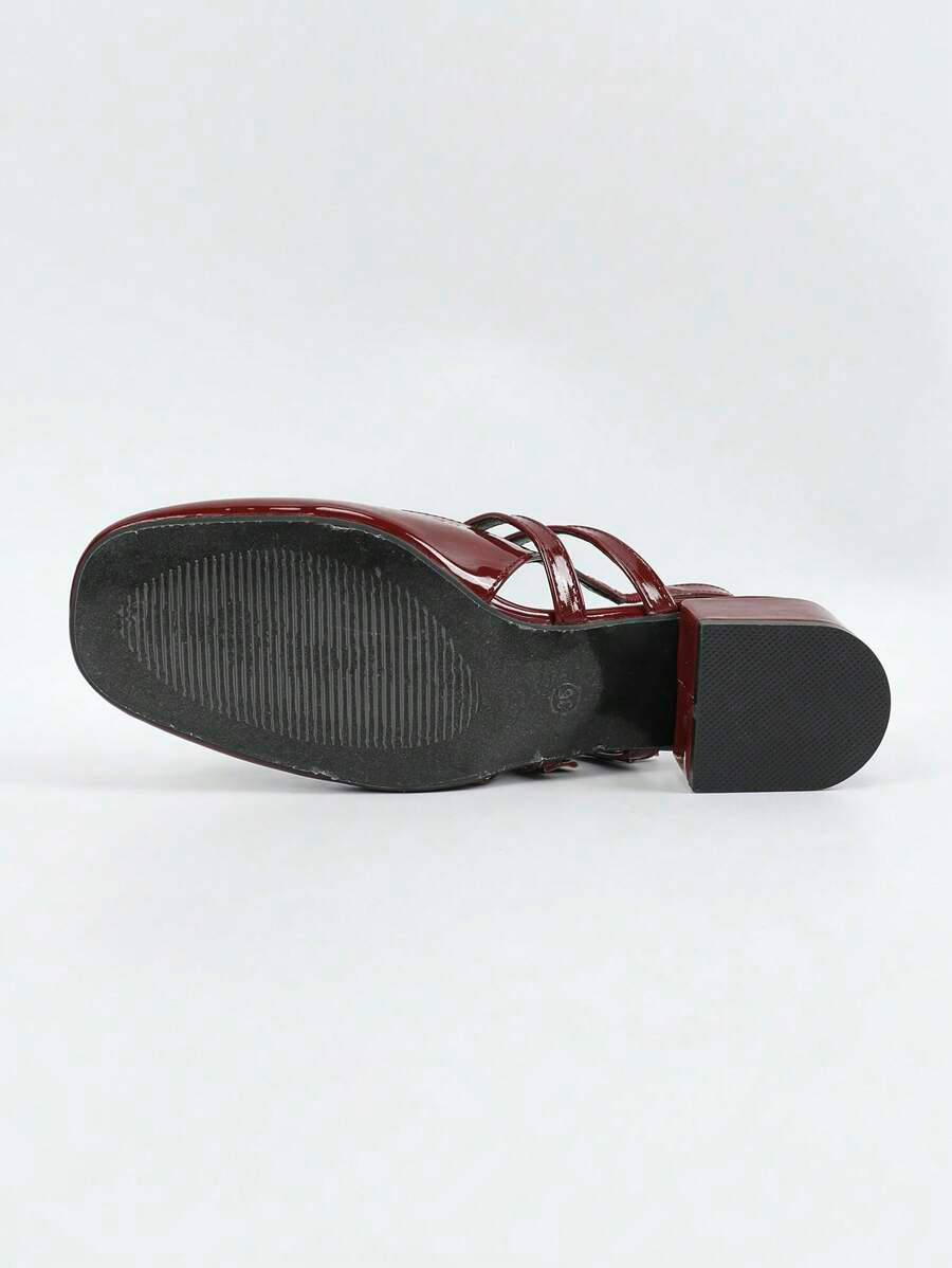Carlota - Slingback de Charol con Doble Tira y Tacón Bloque