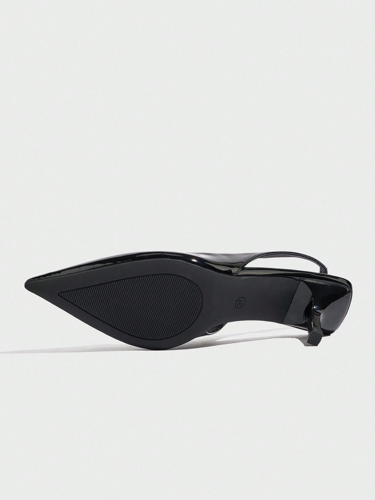 Vega - Slingback de Tacón Kitten con Punta Fina