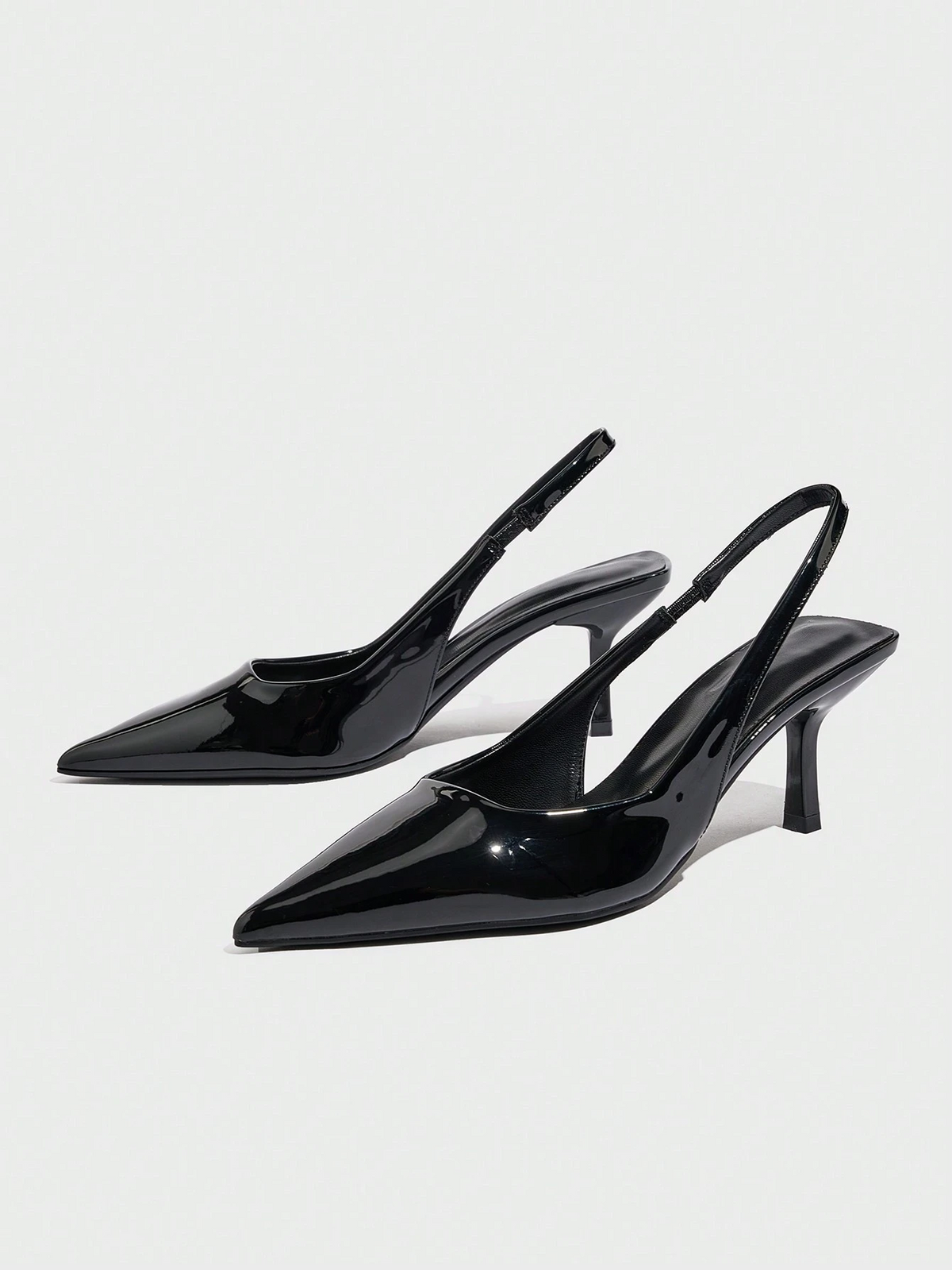 Vega - Slingback de Tacón Kitten con Punta Fina