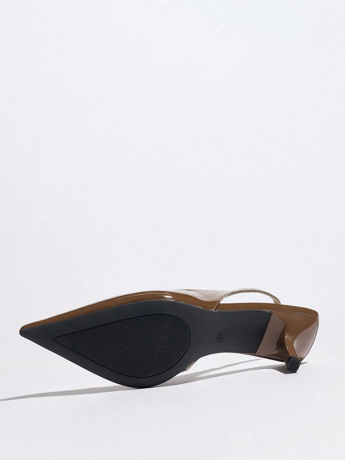 Vega - Slingback de Tacón Kitten con Punta Fina