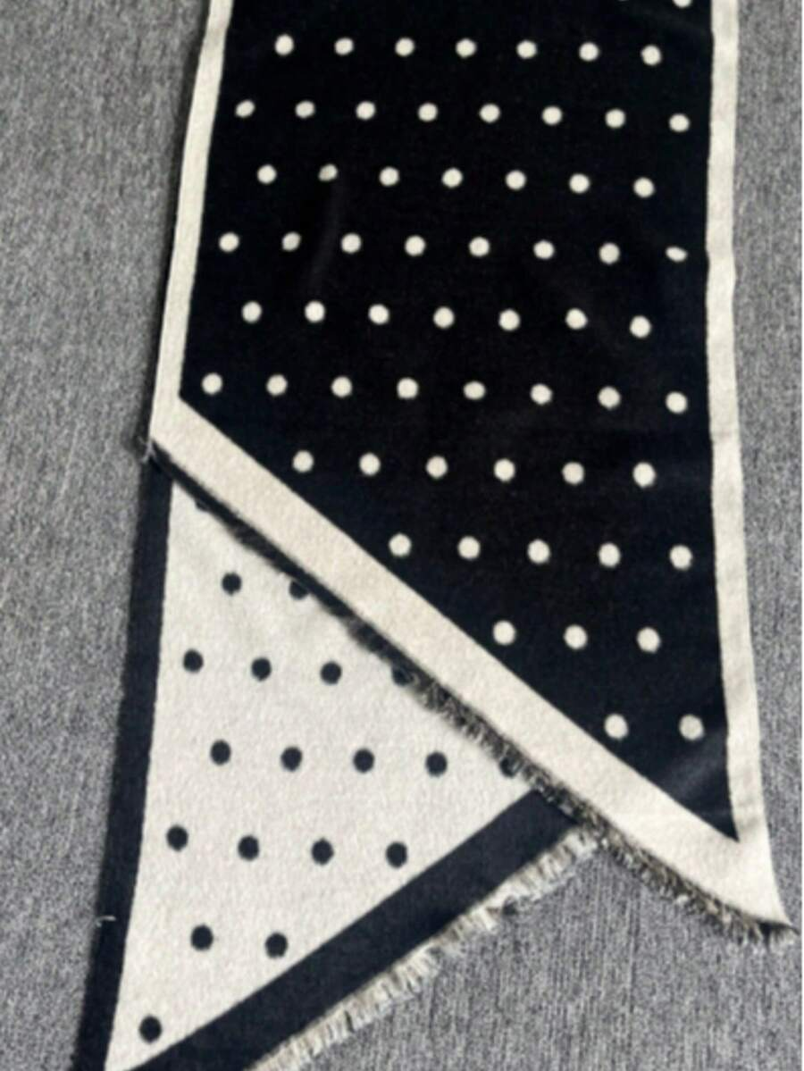 Valeria - Bufanda Reversible de Lunares