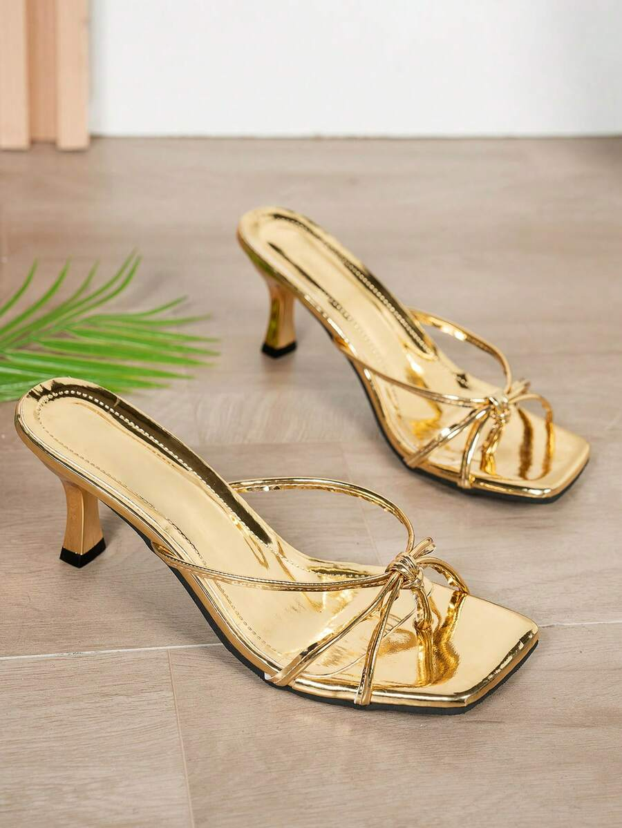 Nora - Tacones Negros de Tiras con Nudo