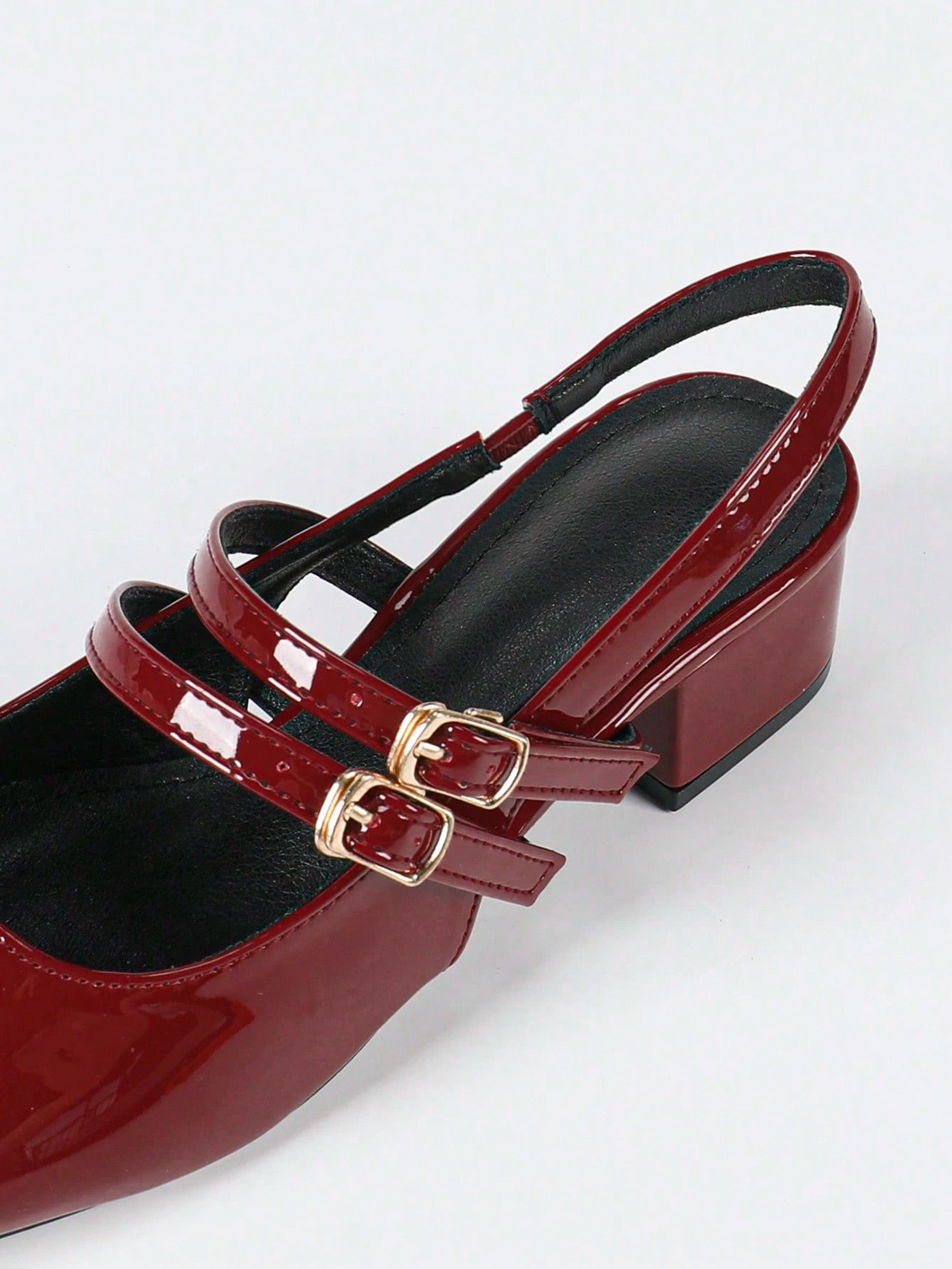 Carlota - Slingback de Charol con Doble Tira y Tacón Bloque