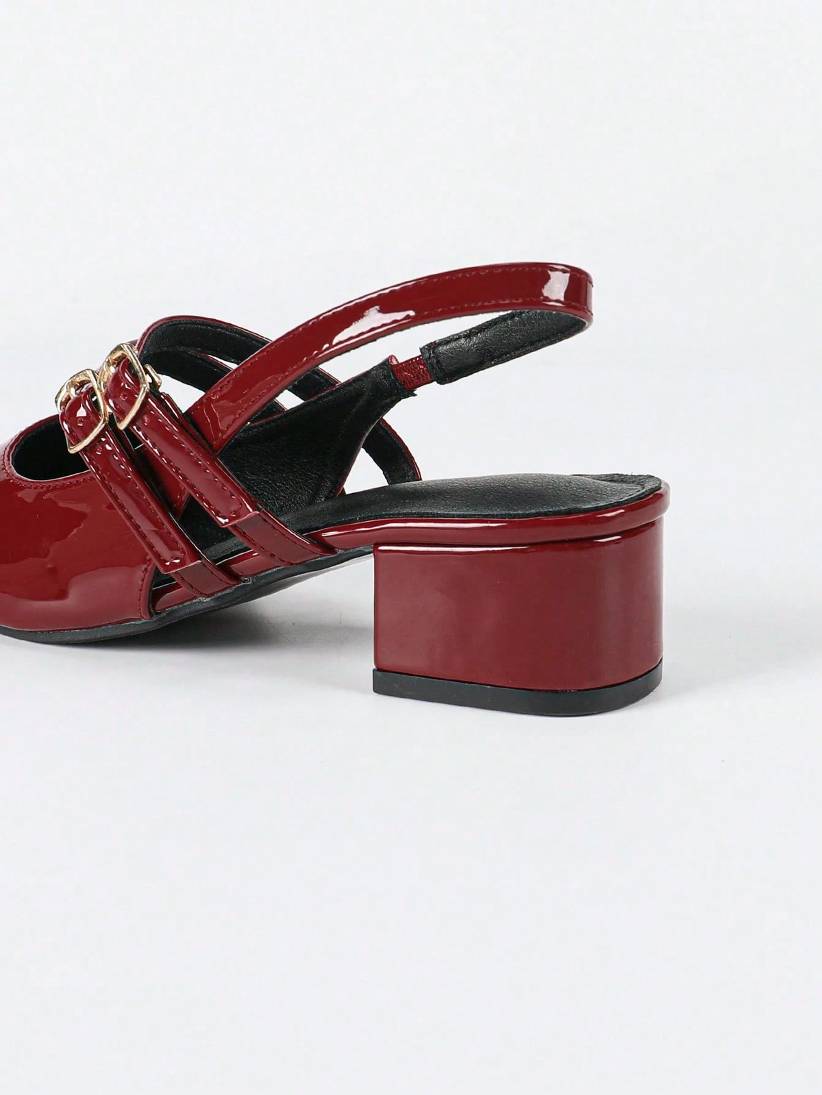 Carlota - Slingback de Charol con Doble Tira y Tacón Bloque