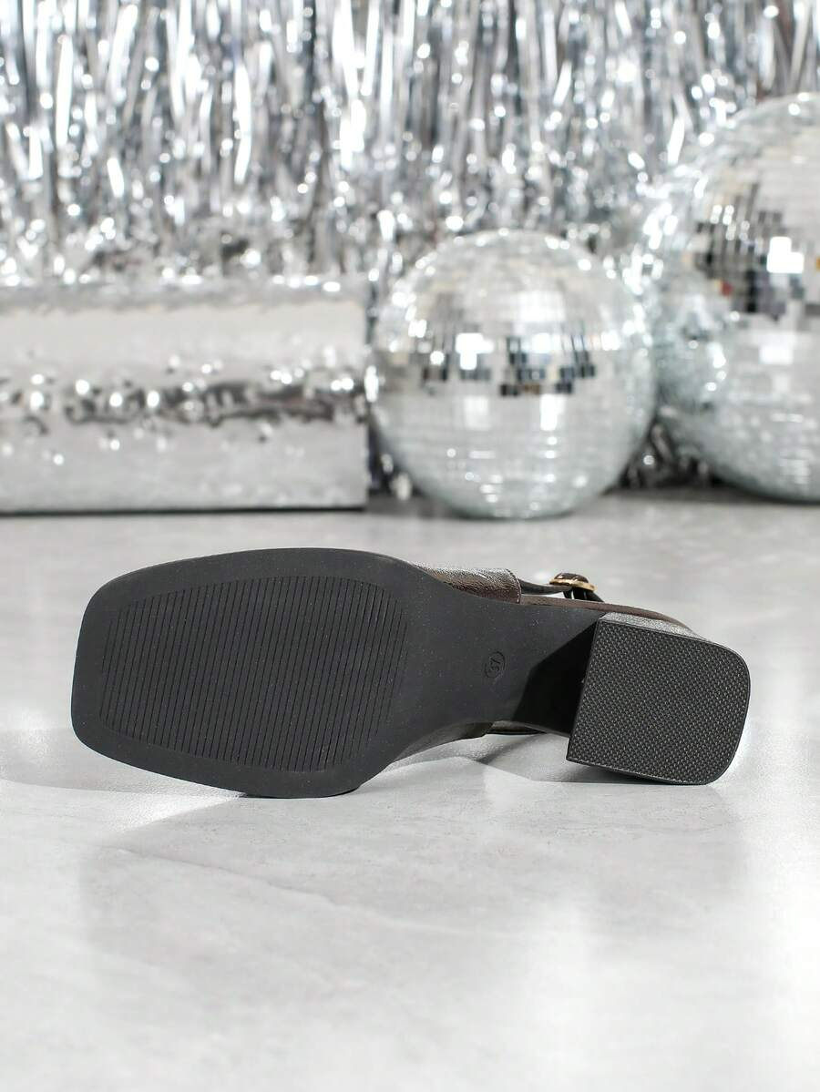 Inés - Slingback Loafer de Tacón Bloque con Cadena Dorada