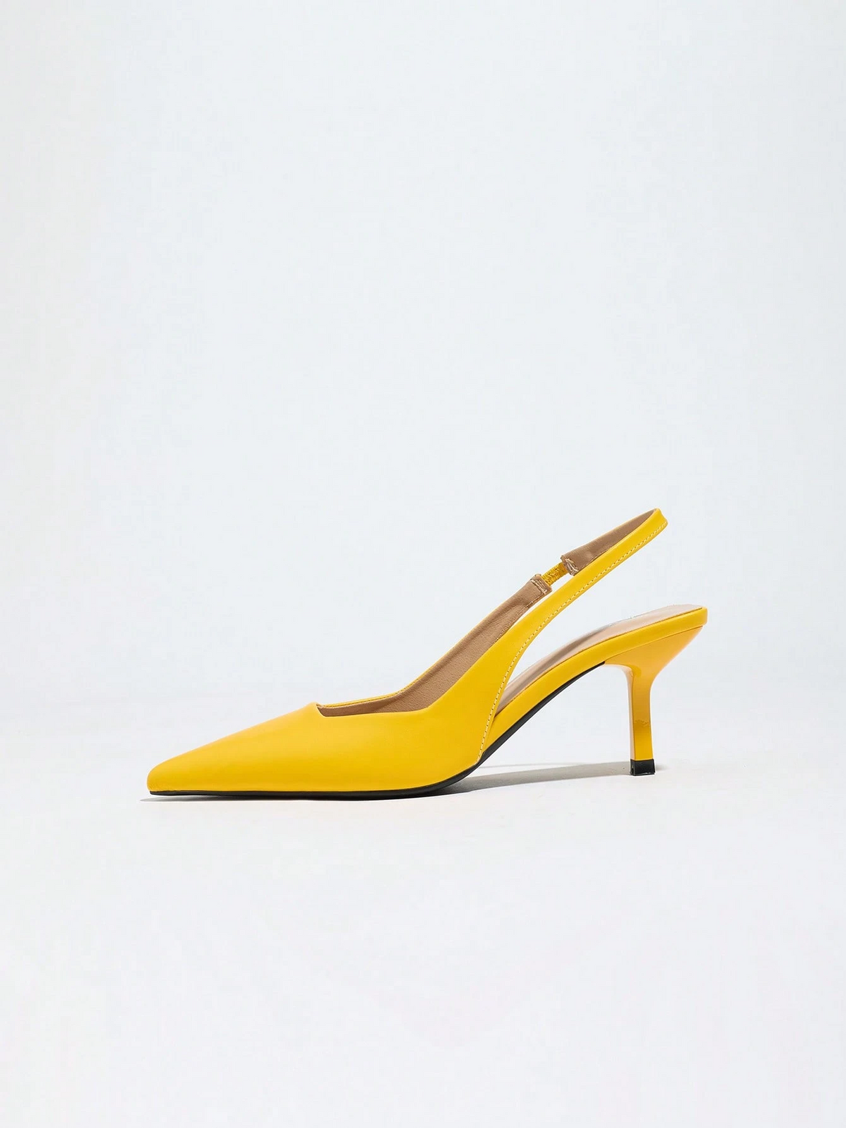 Vega - Slingback de Tacón Kitten con Punta Fina