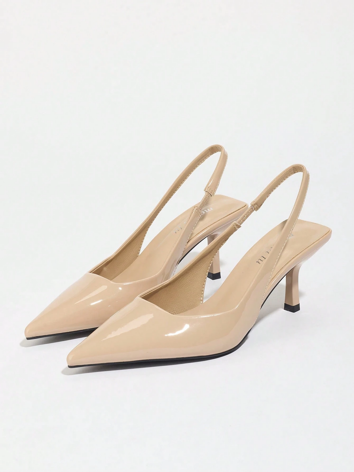 Vega - Slingback de Tacón Kitten con Punta Fina