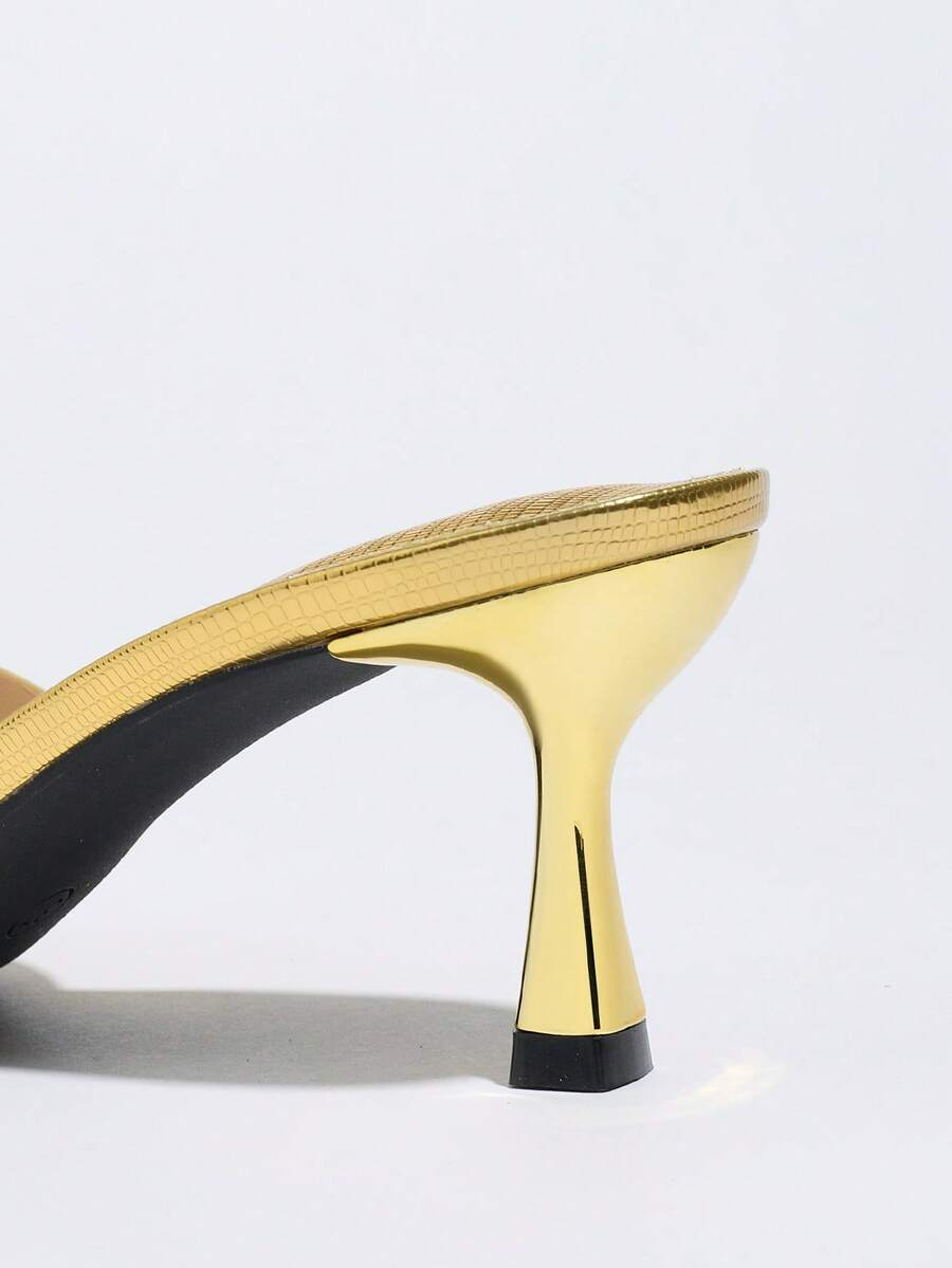 Vega - Tacones de Tira Ancha en Charol con Tacón Esculpido