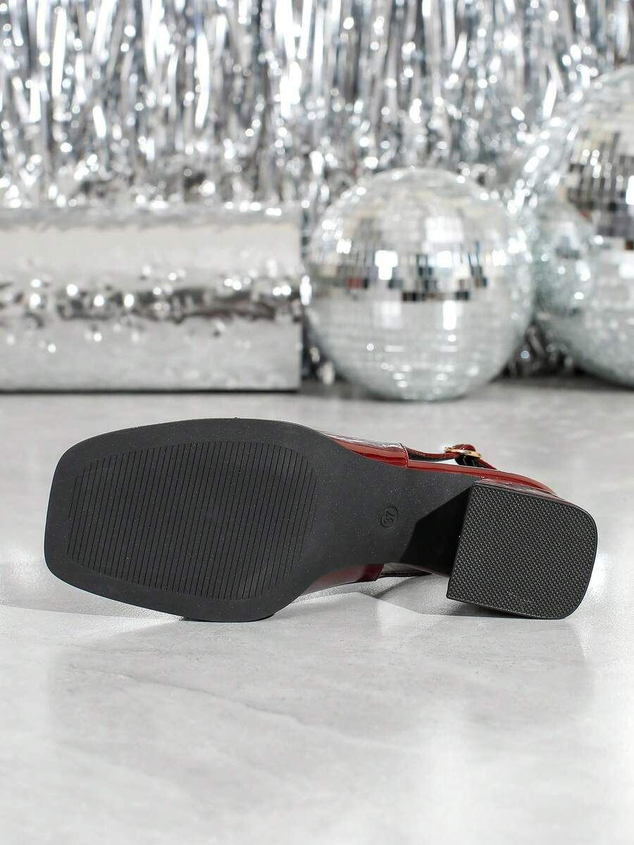 Inés - Slingback Loafer de Tacón Bloque con Cadena Dorada